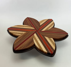 25 Inch Round Hardwood Flower Shaped Lazy Susan - AmericanMadeWoodArt.com